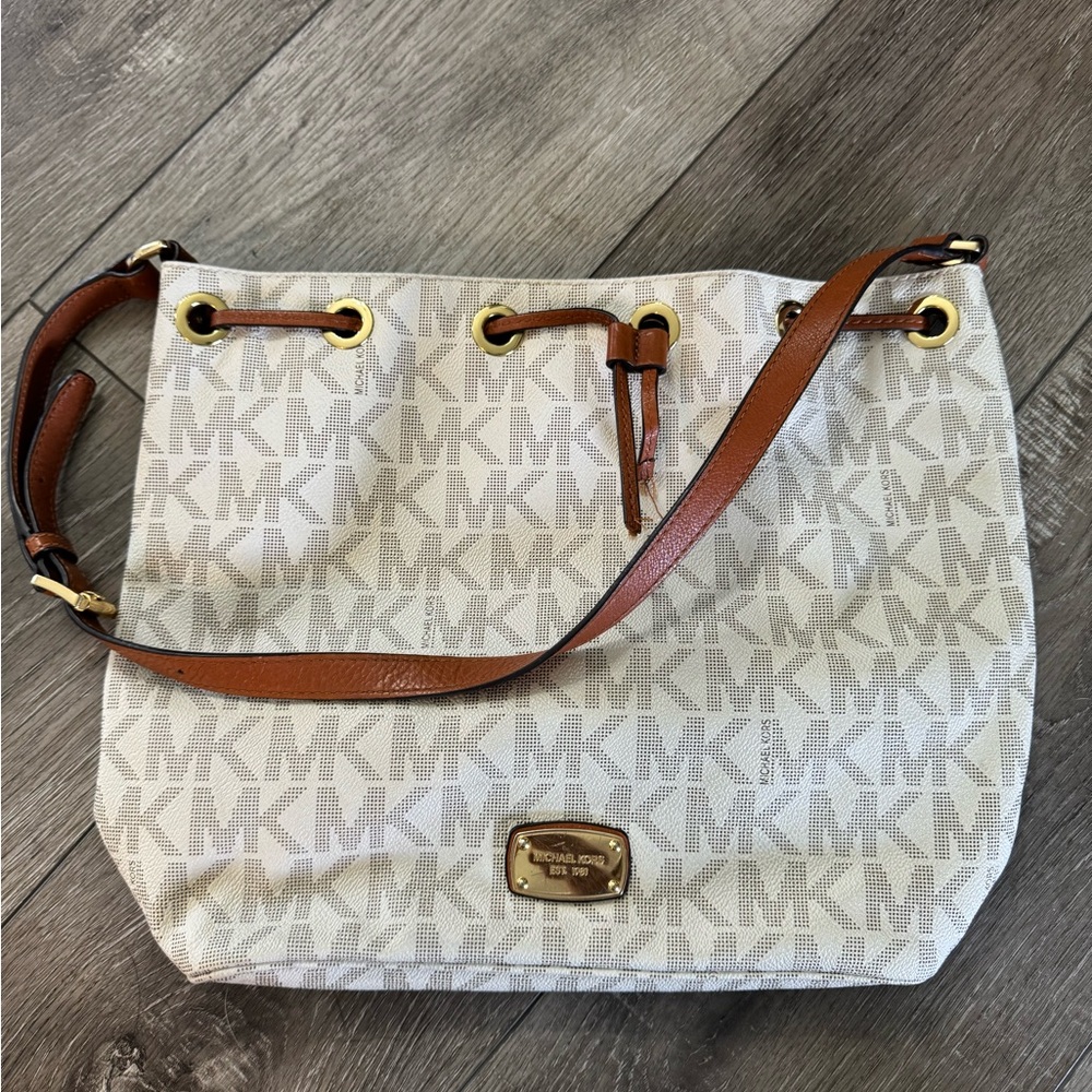 Michael Kors Cream & Brown Logo Drawstring Shoulder Bag